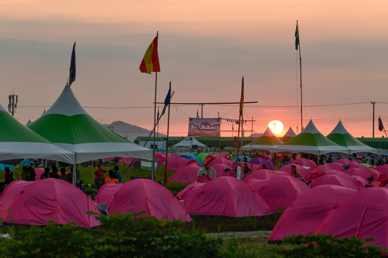 Tents are pitched at the World Scout Jamboree campsite in Buan, North Jeolla Province. (Yonhap)
