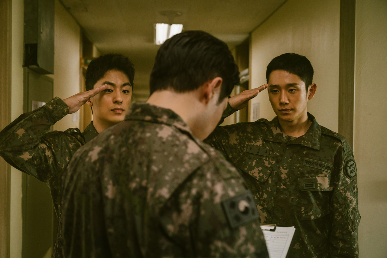 Koo Kyo-hwan (left) and Jung Hae-in (right) play Sgt. Han Ho-yeol and Pvt. An Jun-ho, respectively, in the second season of 