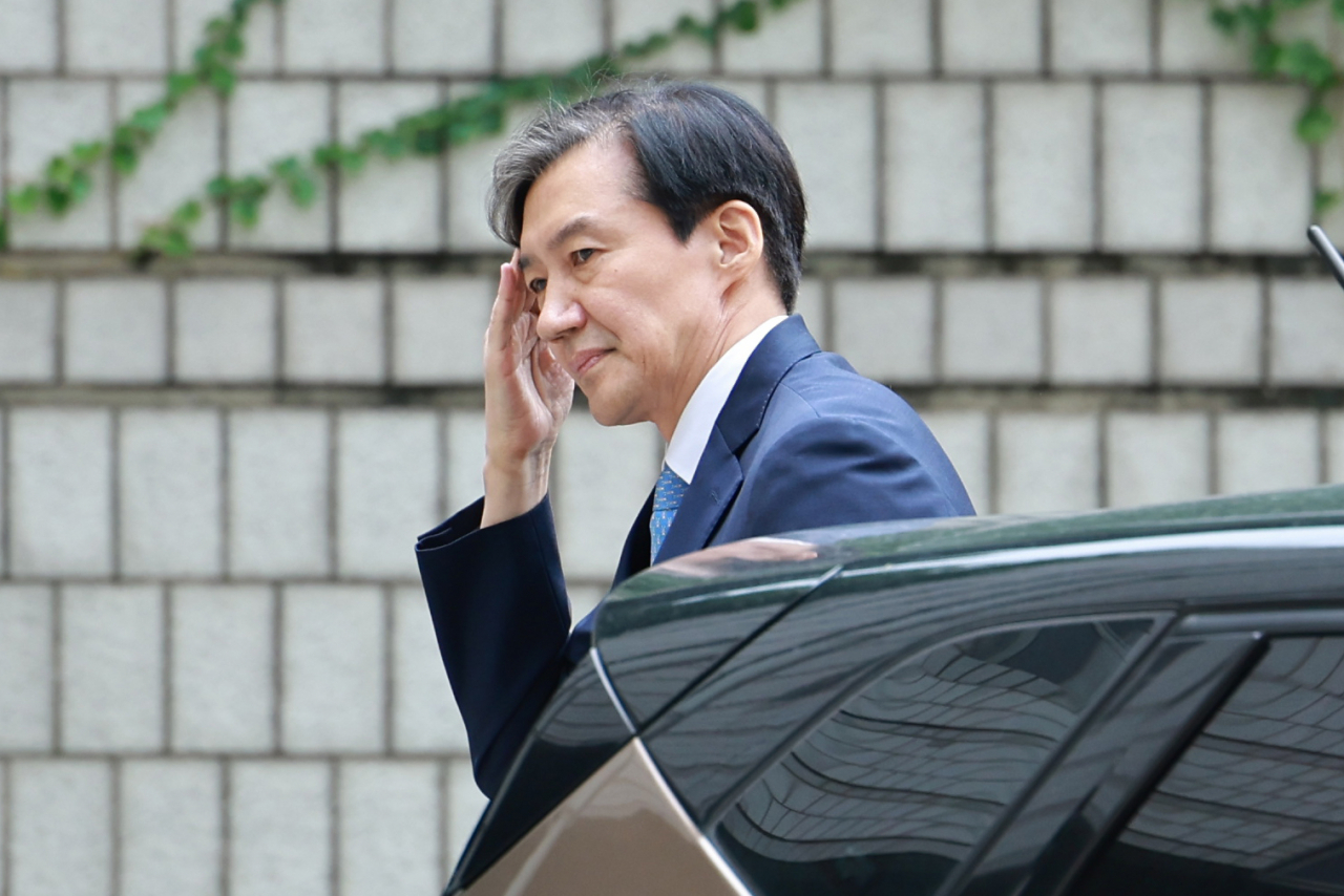 Ex-justice minister Cho Kuk appears at Seoul central court on July 17. (Yonhap)