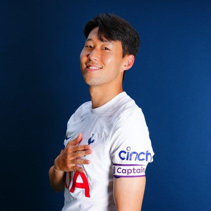 This photo shows the Premier League club's South Korean star Son Heung-min wearing the captain's armband. (Tottenham Hotspur's website)