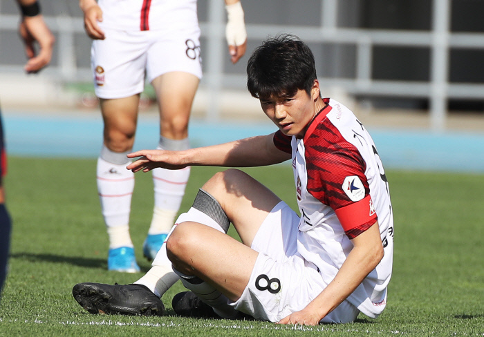 This file photo shows FC Seoul midfielder Ki Sung-yueng. (Yonhap)