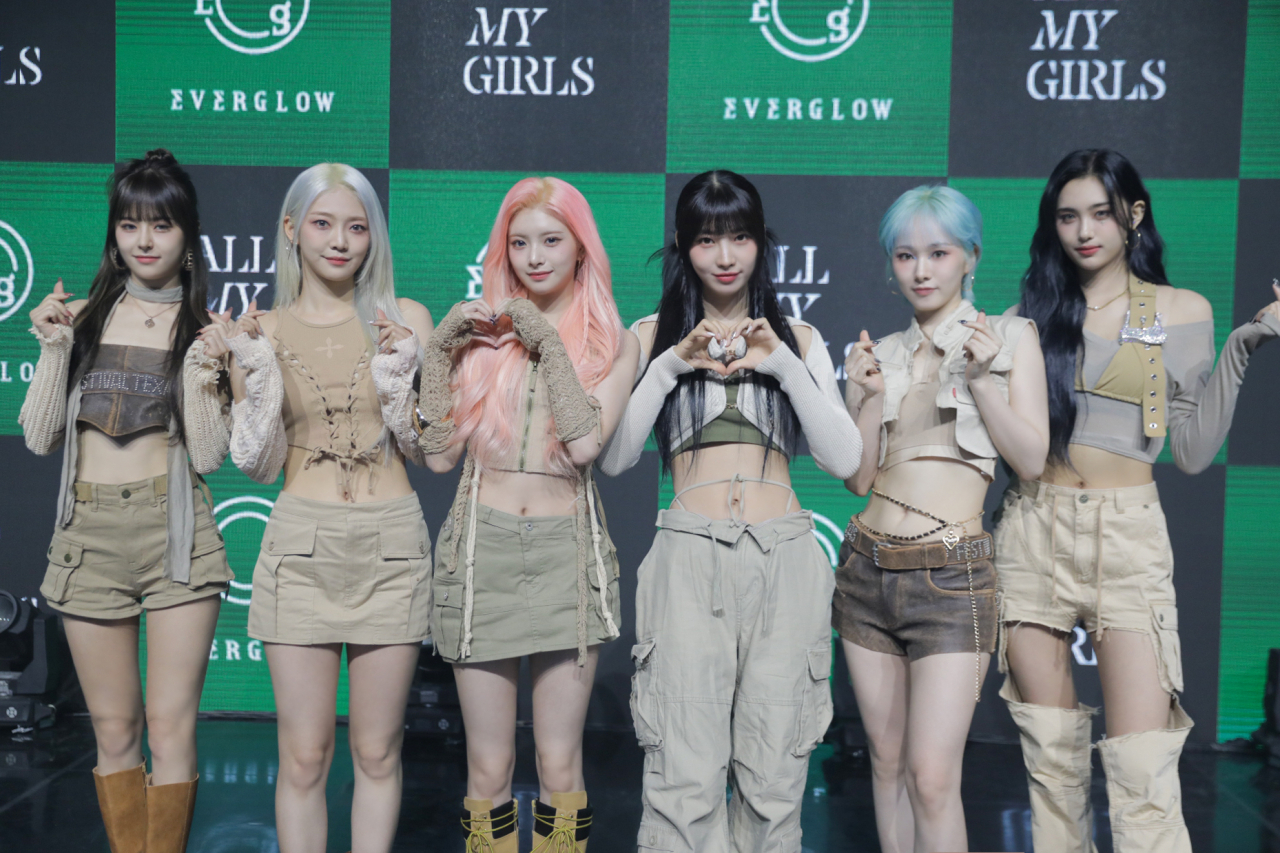 Everglow holds a press conference for its fourth single 