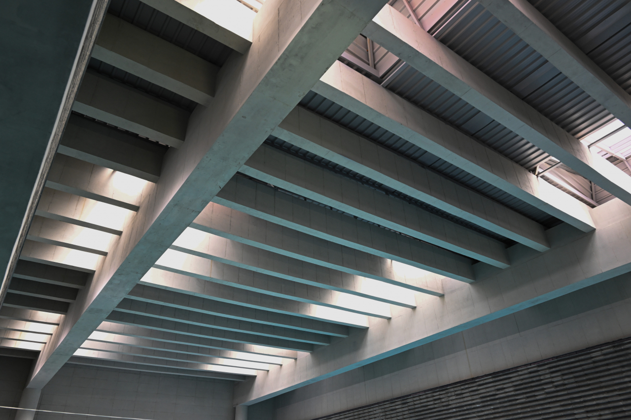 The swimming pool's ceiling features a louver design, allowing light to come through. (Im Se-jun/The Korea Herald)