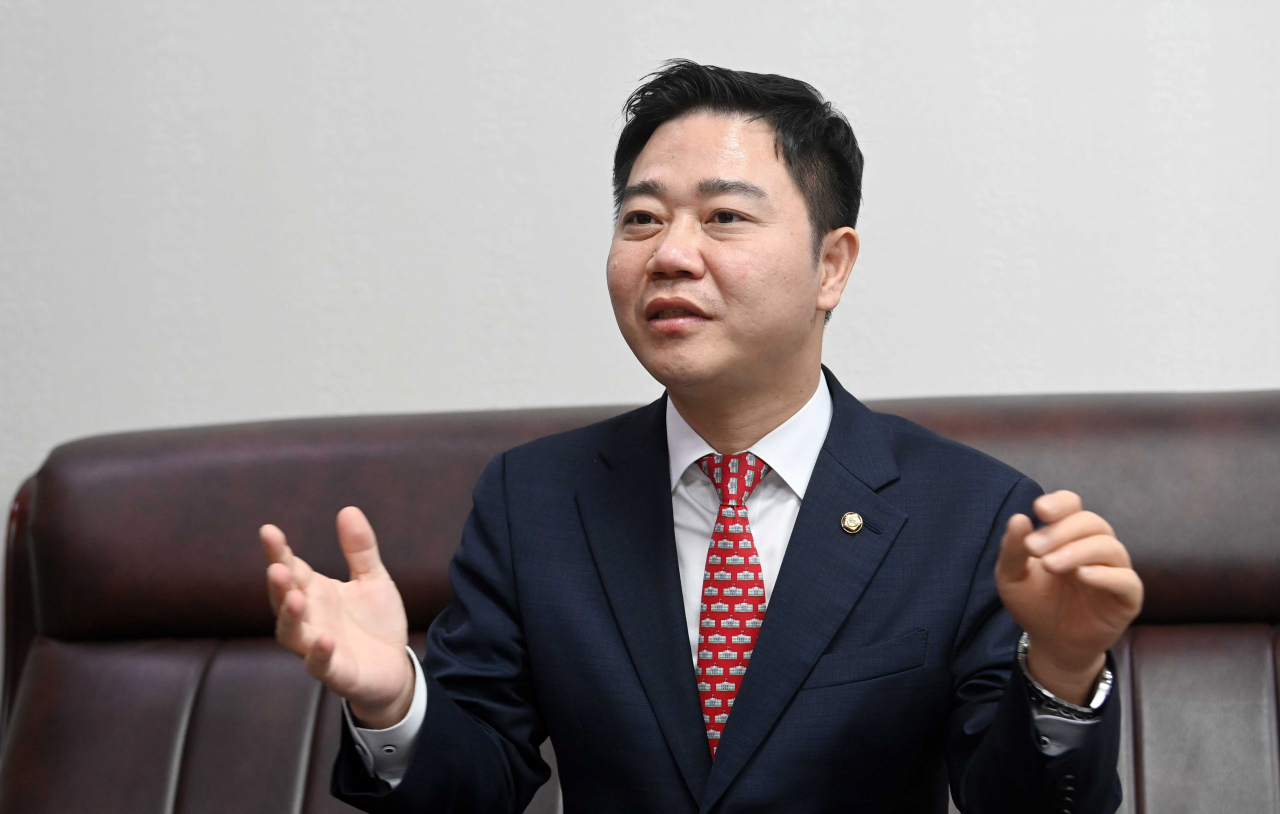 People Power Party Rep. Ji Seong-ho speaks during an interview with The Korea Herald at his office at the National Assembly in Yeouido, central Seoul. (The Korea Herald)
