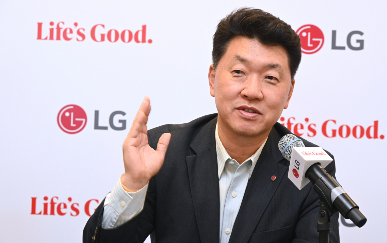 Baek Sun-pil, head of TV products planning at LG Electronics, speaks at a press conference Saturday held on the sidelines of this year's IFA, one of the world's largest consumer appliance trade shows, running for five days beginning Friday.
