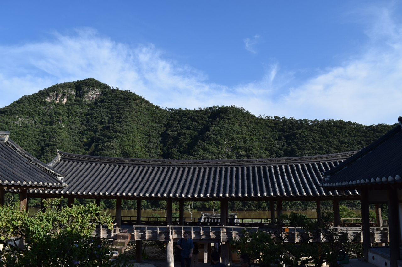 A view of Byeongsan Seowon's Mandaeru Pavilion in Andong, North Gyeongsang Province (Kim Hae-yeon/ The Korea Herald)