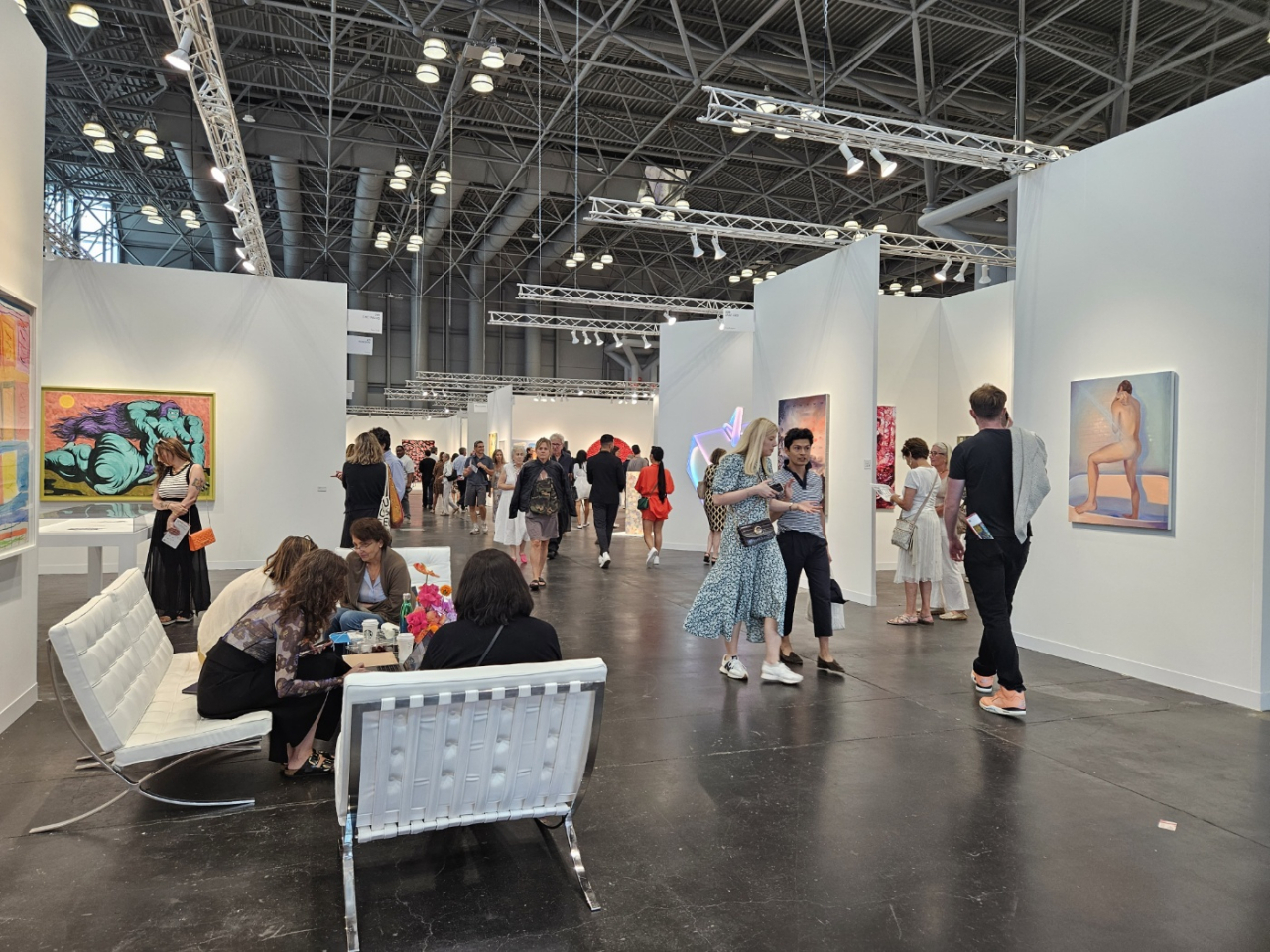 People visit the 2023 edition of The Armory Show during the VIP opening on Wednesday. (Park Yuna/The Korea Herald)