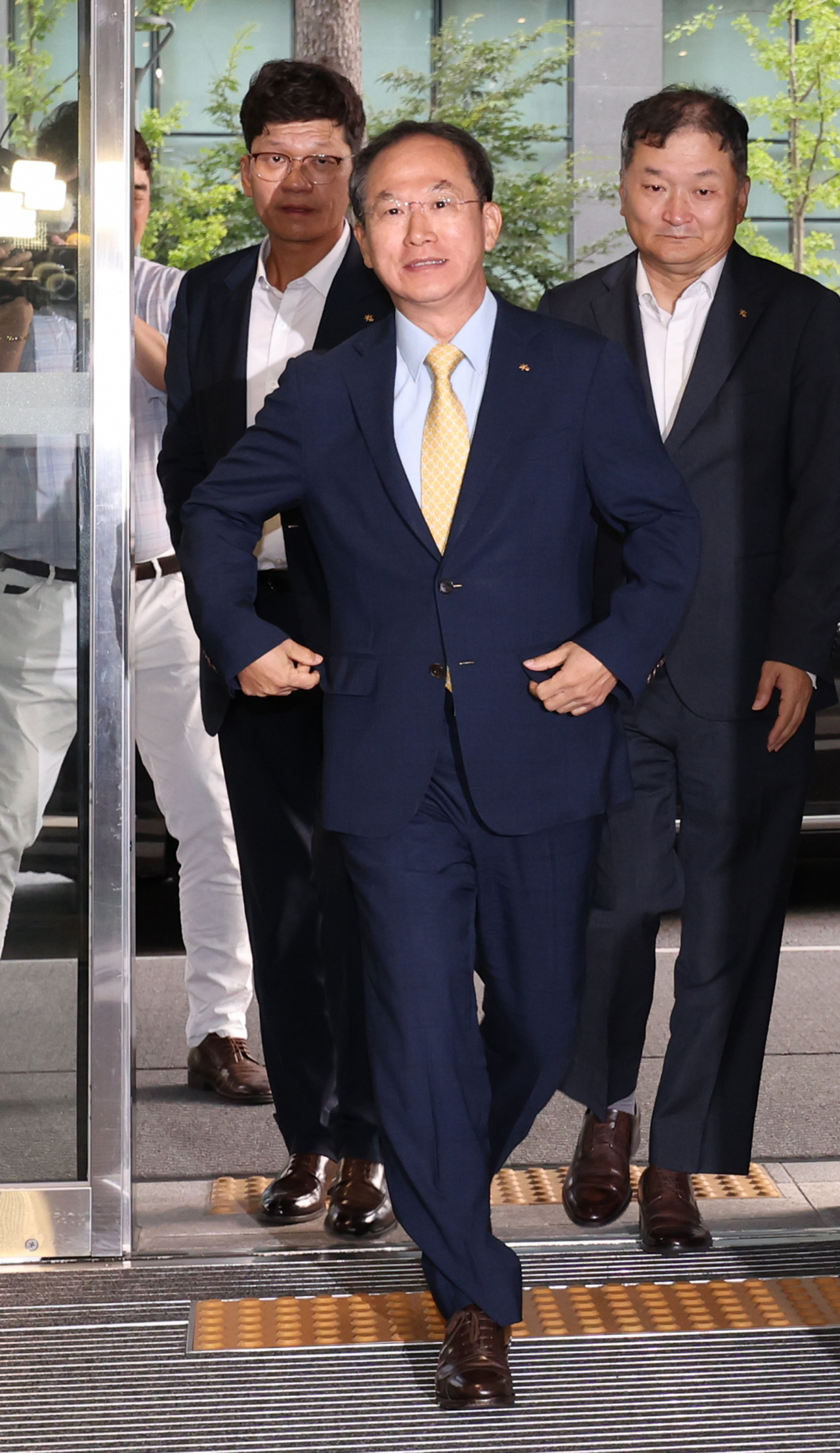 Yang Jong-hee, the vice chairman and candidate for the next chairman of KB Financial Group, a prominent South Korean banking conglomerate, arrives at the group's headquarters in Seoul on Monday. (Yonhap)
