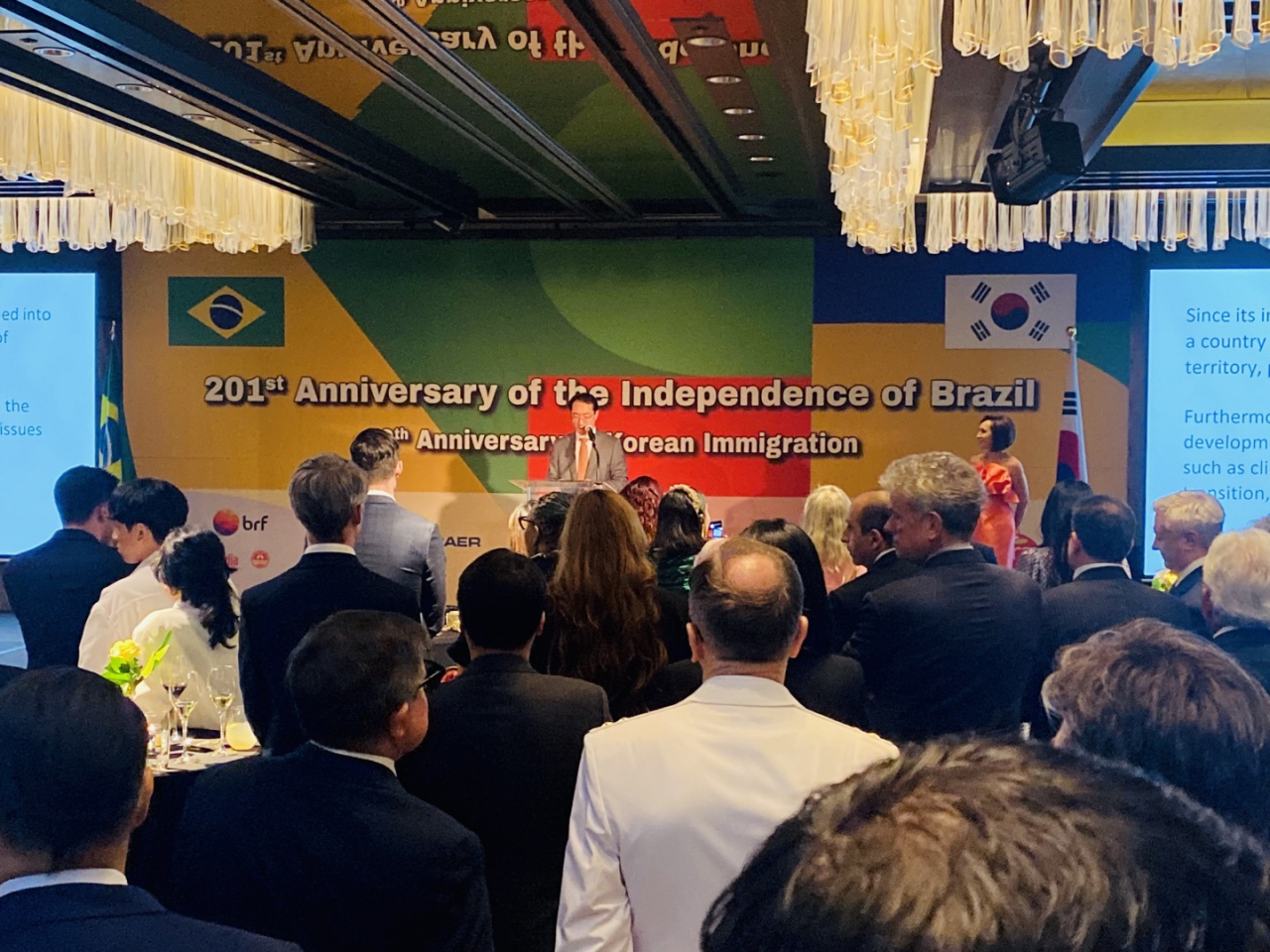 Guests attend Brazil's 201st anniversary of independence at the Four Seasons Hotel in Jung-gu, Seul on Wednesday. (Sanjay Kumar/The Korea Herald)