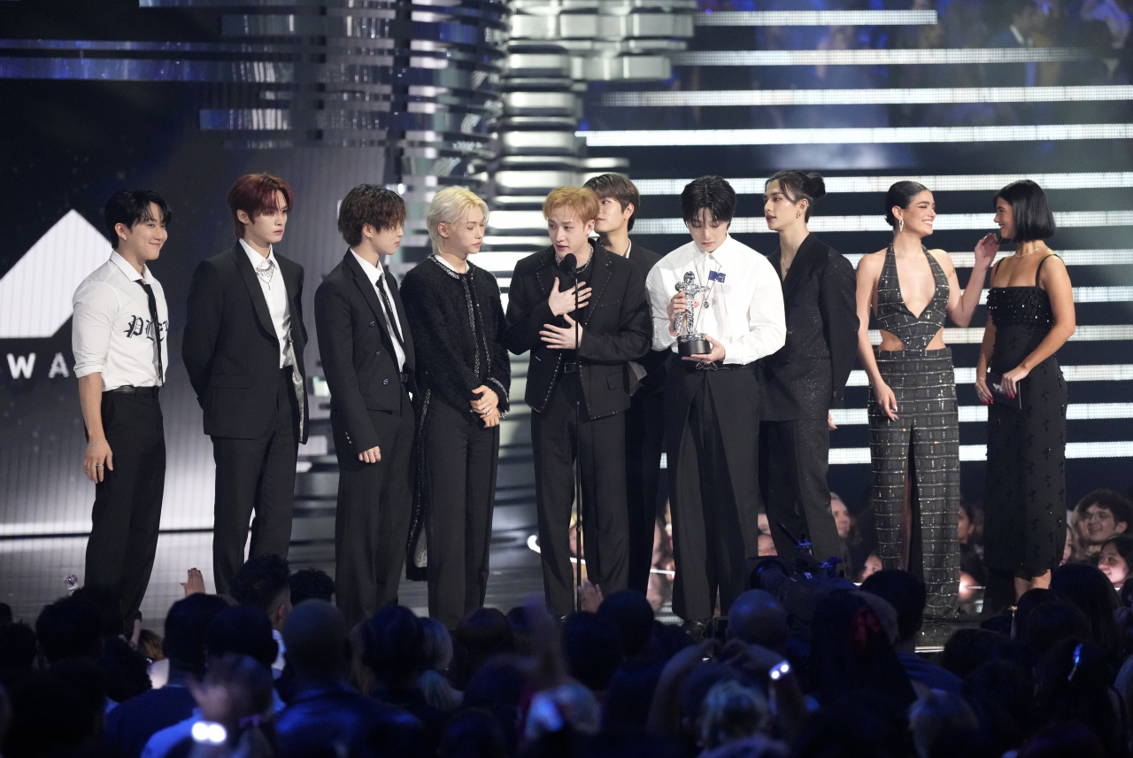 Stray Kids accept the award for best K-pop for 