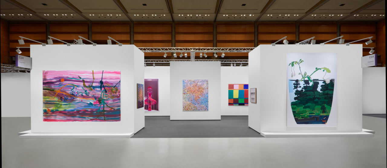 An installation view of the Gagosian booth at Frieze Seoul 2023 (courtesy of Gagosian)