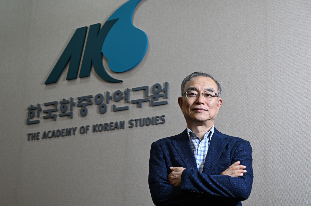 Ahn Byung-woo, president of the Academy of Korean Studies, poses for photos at the academy building in Seongnam, Gyeonggi Province, on Sept. 13. (Im Se-jun/The Korea Herald)