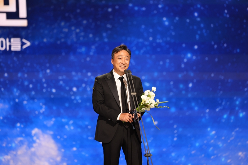 Actor Lee Sung-min, recipient of the Outstanding Korean Actor Award (Seoul Drama Award Organizing Committee)