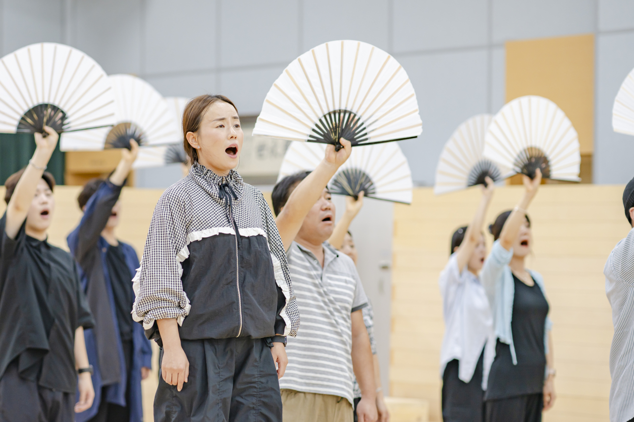 Members of the National Changgeuk Company of Korea rehearse a scene from 