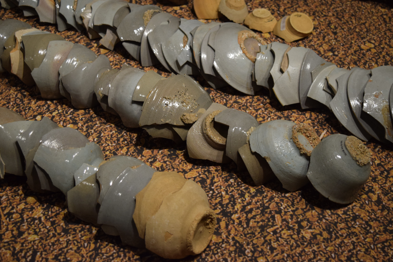 Porcelain fragments excavated from kiln sites in Hwagok-ri, Anseong, Gyeonggi Province, are on display at the Gyeonggi Ceramic Museum. (Kim Hae-yeon/ The Korea Herald)