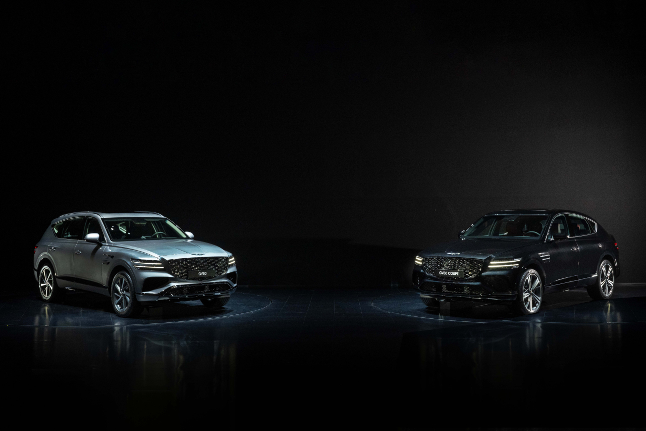 The updated GV80 (left) and GV80 Coupe (Hyundai Motor Group)