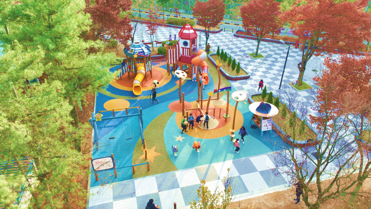 Lotte has established a total 24 Mom's Happiness Playgrounds all over the country. (Lotte Group)