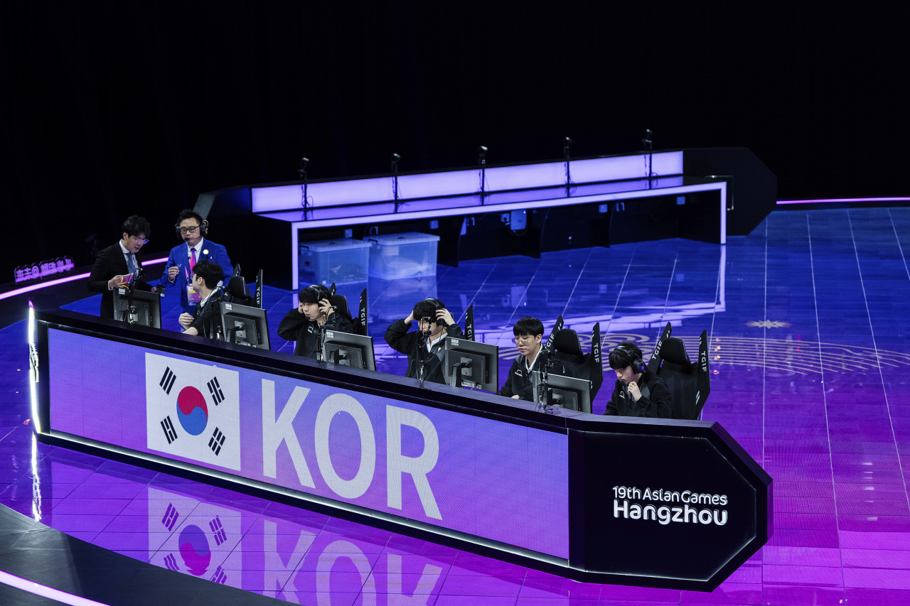 South Korea team competes against Taiwan during the Esports League of Legends final at the 19th Asian Games in Hangzhou, China, on Friday. (AP)