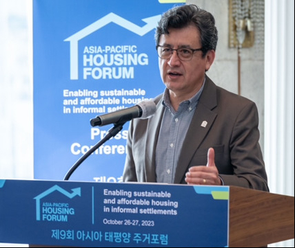 Luis Noda, Asia-Pacific vice president of Habitat for Humanity International, delivers remarks at a press conference at the Korea Press Center in Seoul on Friday.