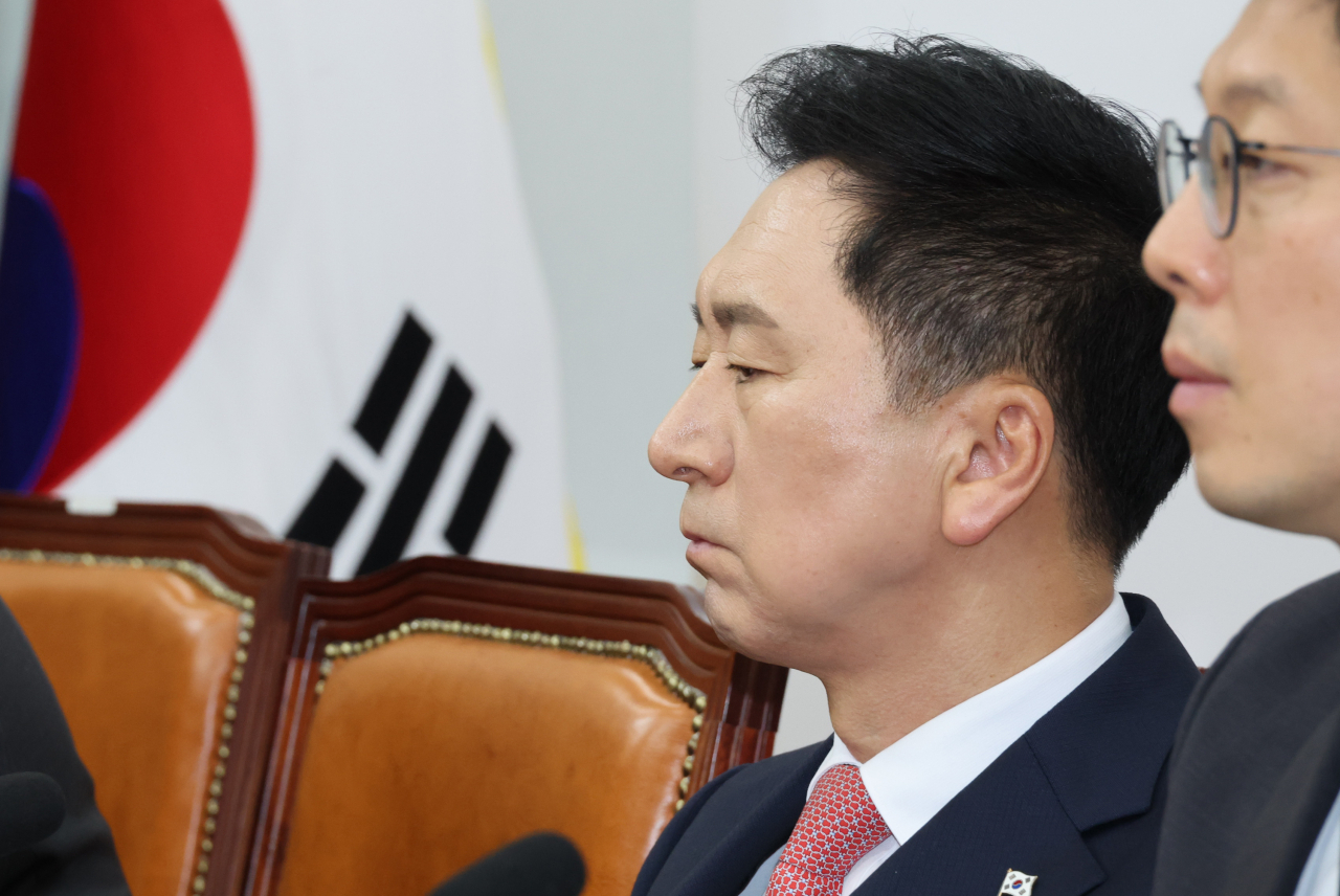 People Power Party leader Rep. Kim Gi-hyeon attends a party meeting on Monday at the National Assembly building in Yeouido, central Seoul. (Yonhap)