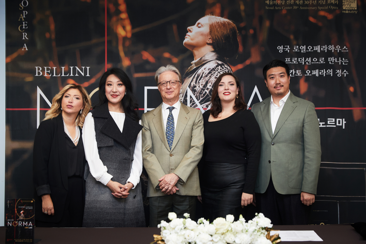 (From left) Opera singers Desiree Rancatore and Vittoria Yeo, conductor Roberto Abbado, and opera singers Teresa Iervolino and Park Jong-min pose for a group photo after a press conference held at the Seoul Arts Center on Monday. (Seoul Arts Center)