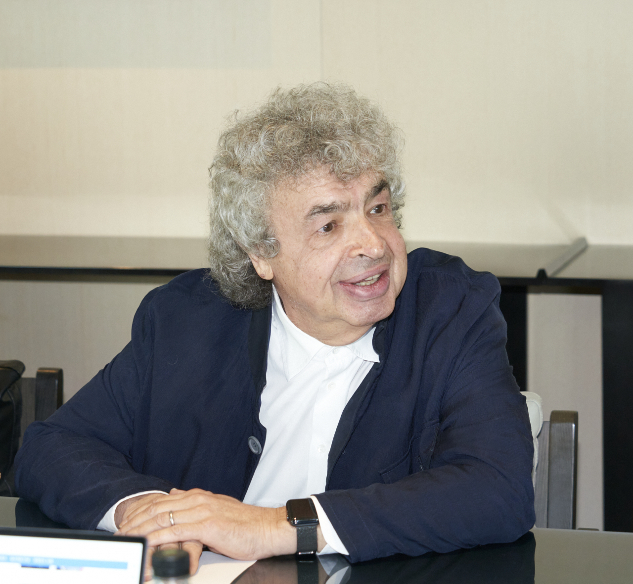 Semyon Bychkov, chief conductor and artistic director of the Czech Philharmonic, speaks during a press conference on Monday in Seoul. (Base-note)