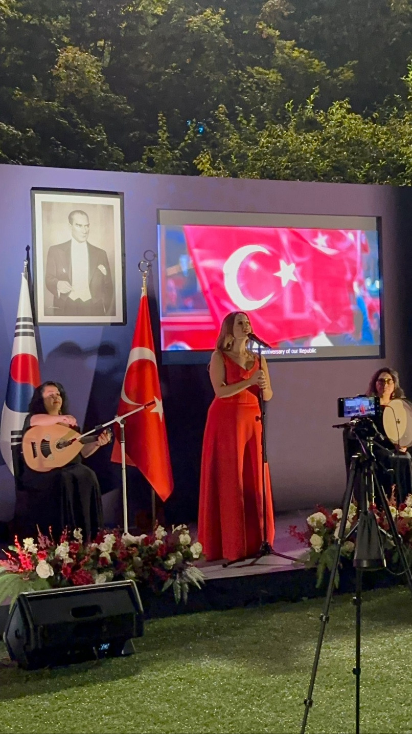 Artists perform at an event marking 100th anniversary of the Republic of Turkey at Shilla Seoul in Jung-gu, Seoul on Tuesday. (Embassy of Turkey in Seoul)