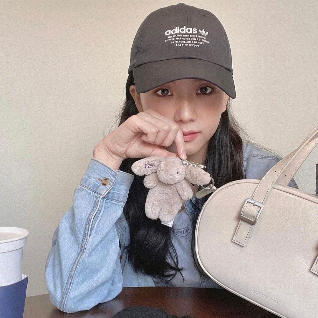 Blackpink's Jisoo with her Jellycat rabbit bag charm (Courtesy of Jisoo's Instagram)