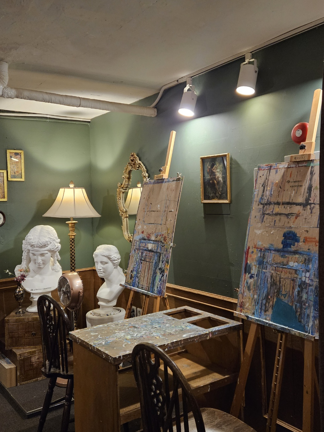 Kyungsung Museum, which is fully equipped with paint, canvas and other supplies for painting (Kim Hae-yeon/ The Korea Herald)