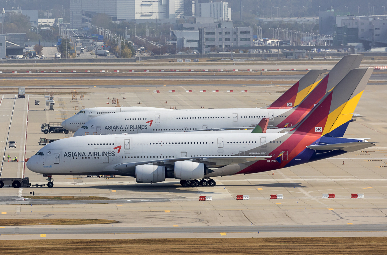 Asiana Airlines' aircrafts at Incheon International Airport (Yonhap)