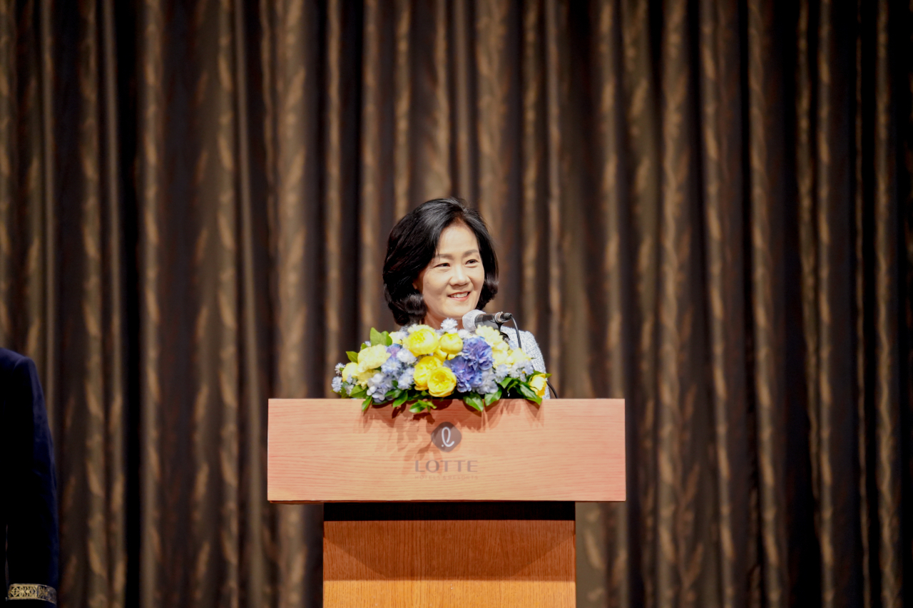 South Korean Deputy Minister of Foreign Affairs for Climate Change Kim Hyo-eun delivers remarks at an official reception of the national holiday of Kazakhstan on Oct. 25 at Lotte Hotel in Jung-gu, Seoul. (Kazakh Embassy in Seoul)