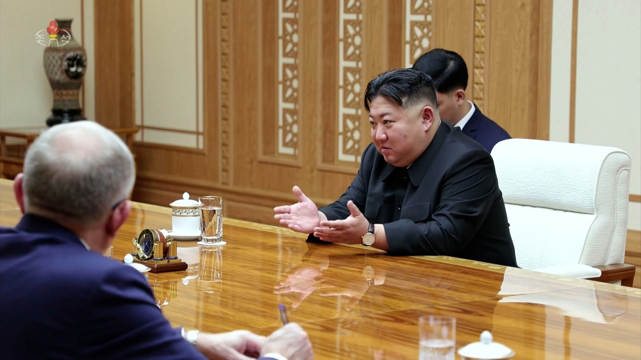 North Korean leader Kim Jong-un (right) meets with Russian Foreign Minister Sergei Lavrov in Pyongyang on Oct. 19, 2023, in this photo captured from Pyongyang's official Korean Central Television the following day. (Yonhap)