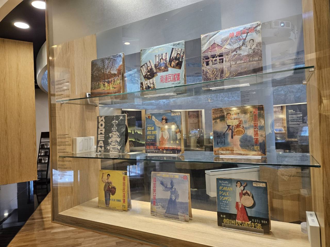 Long play records of Arirang are on display (Kim Hae-yeon/ The Korea Herald)