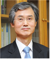 Former Supreme Court Justice Cho Hee-dae, who has been named the new Supreme Court chief justice (Presidential office)