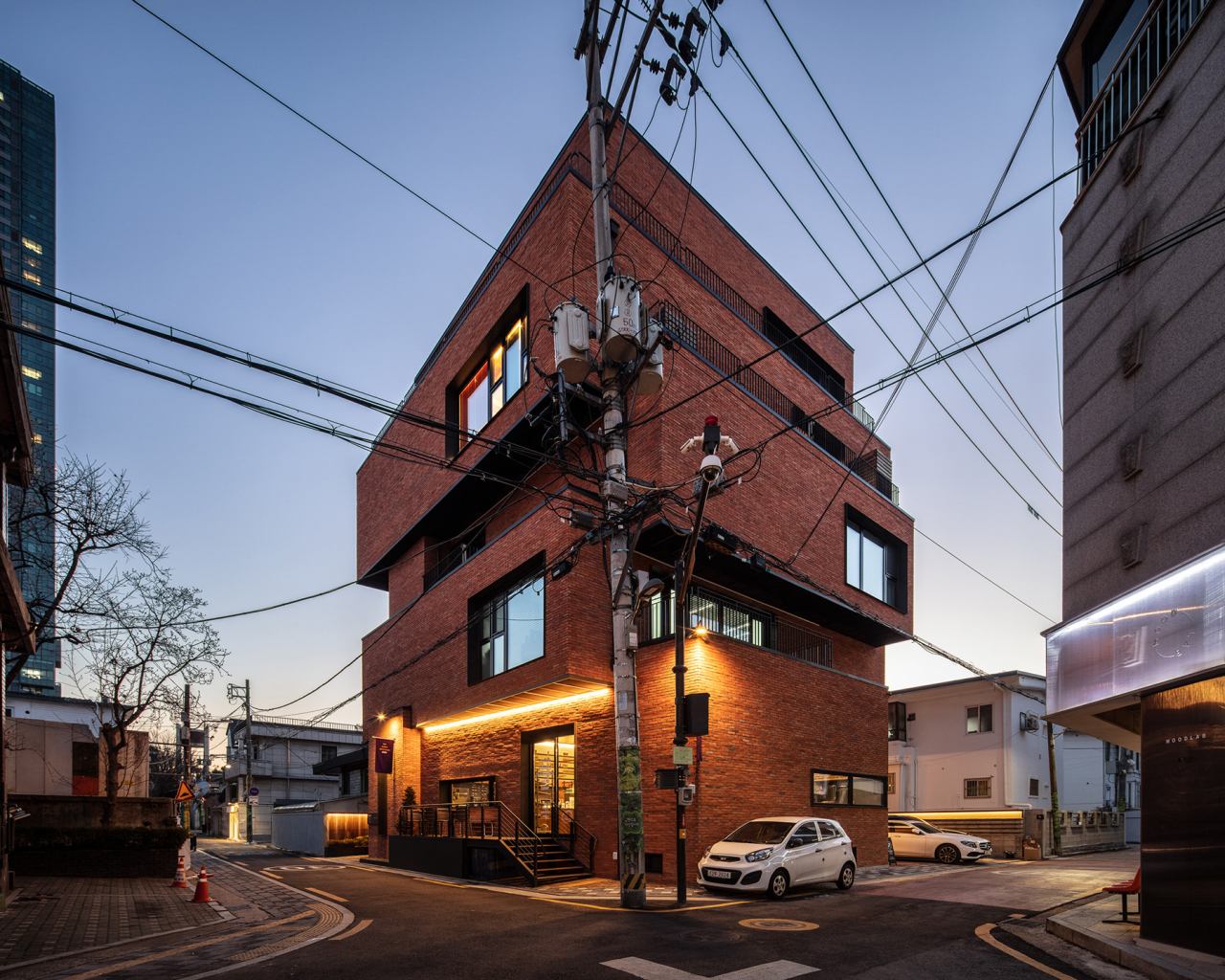 A red brick building along Seoulsup-gil represents the unique character of existing architecture in the area, located in Seongdong-gu, eastern Seoul. (Seongdong-gu Office)