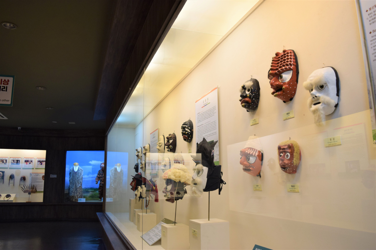 Various Korean masks associated with talchum are on display at Hahoe Mask Museum's permanent exhibition hall. (Kim Hae-yeon/The Korea Herald)