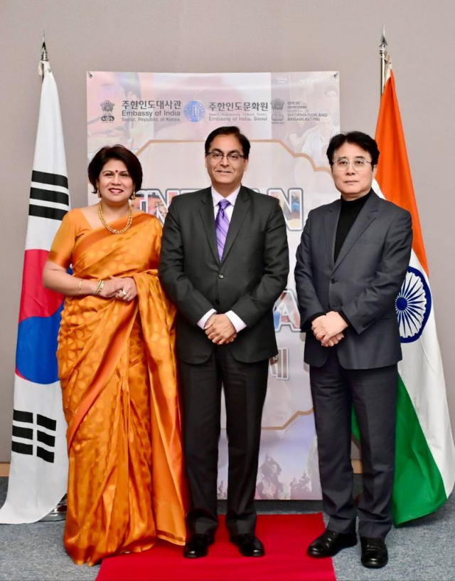 Indian Ambassador to Korea Amit Kumar(center), spouse of Indian Ambassador to Korea Surabhi Kumar(first from left), and Director of Korean Film Archive Kim Hong-jun inaugurated the 11th edition of the Indian film festival at the Korean Film Archive in Mapo-gu, Seoul, on Nov. 14. (Indian Embassy in Seoul)