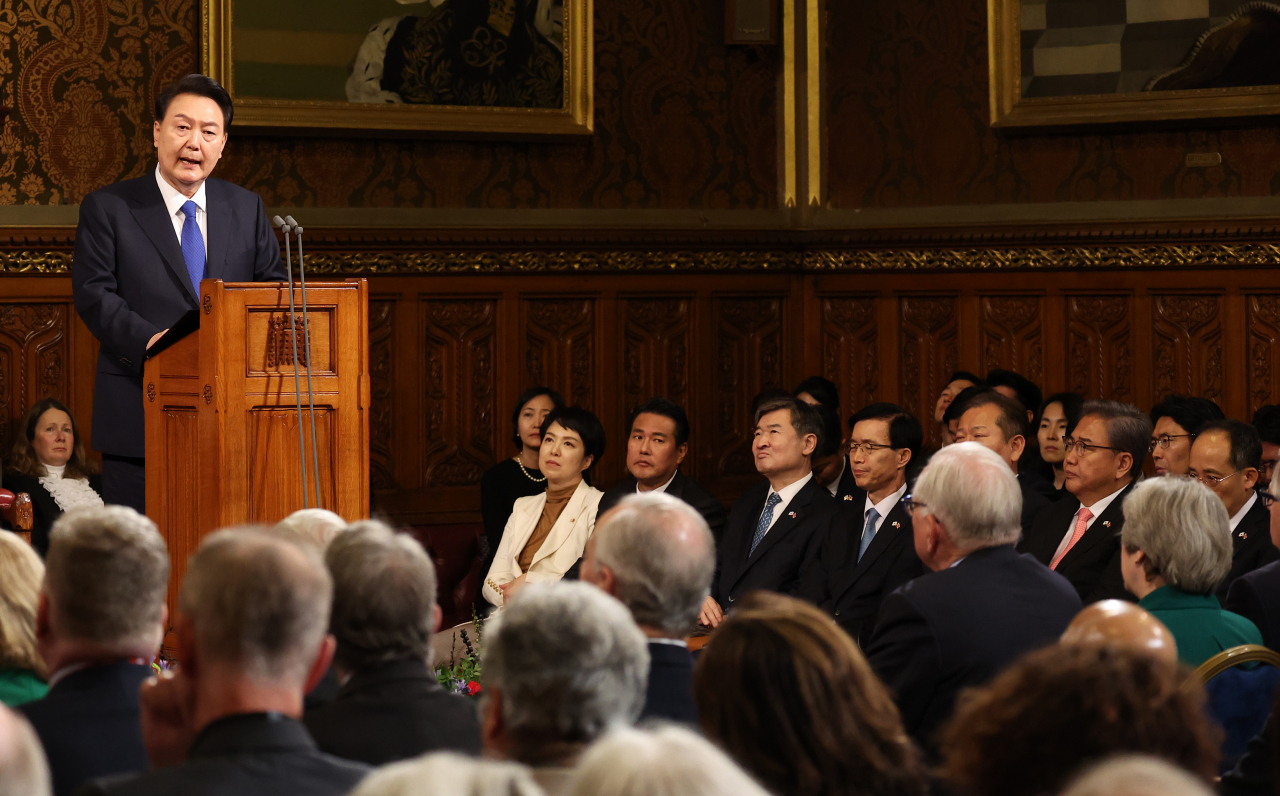 President Yoon Suk Yeol delivers an address to the House of Commons in London on Tuesday. (Yonhap)