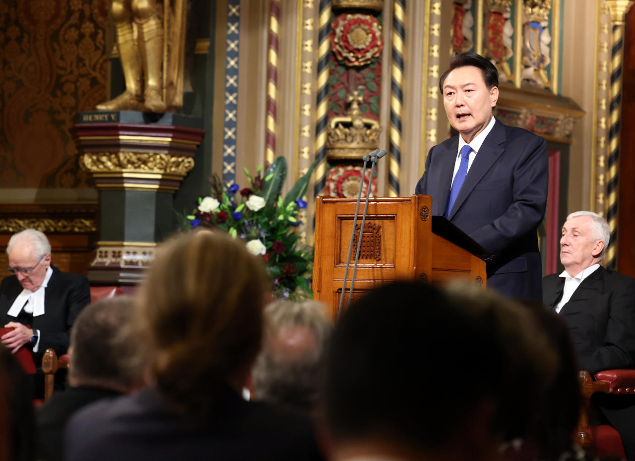 President Yoon Suk Yeol delivers an address to the House of Commons in London on Tuesday. (Yonhap)