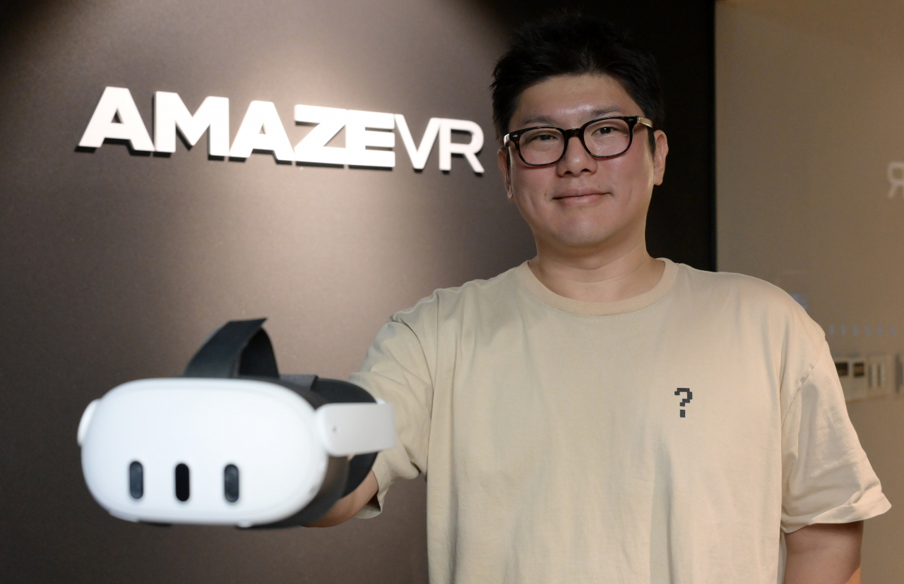 AmazeVR's co-CEO Steve Lee poses during an interview at the company's Seoul office in Gangnam-gu on Oct. 31. (Lee Sang-sub/ The Korea Herald)