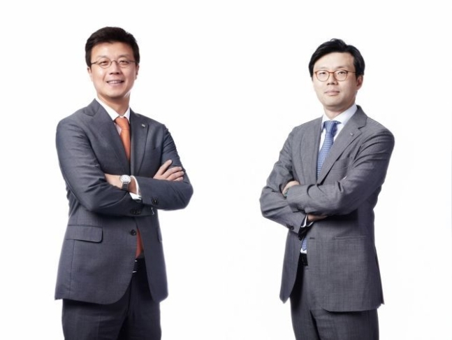 Mirae Asset Global Investments CEOs Choi Chang-hoon (left) and Rhie Chun-yong (Mirae Asset Global Investments)