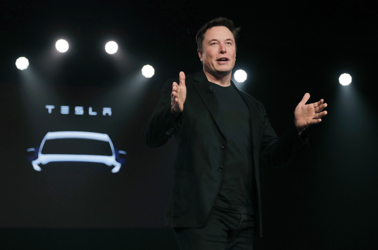 Tesla CEO Elon Musk speaks before unveiling the Model Y at Tesla's design studio March 14, 2019, in Hawthorne, California. (AP-Yonhap)