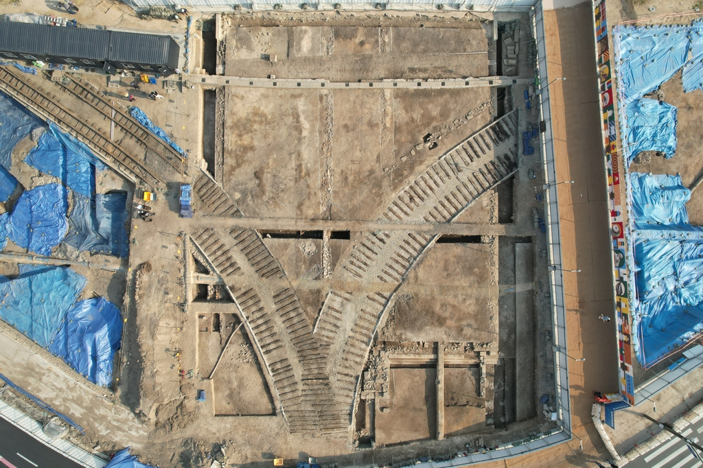 An aerial view of the woldae excavation site as photographed in April (CHA)