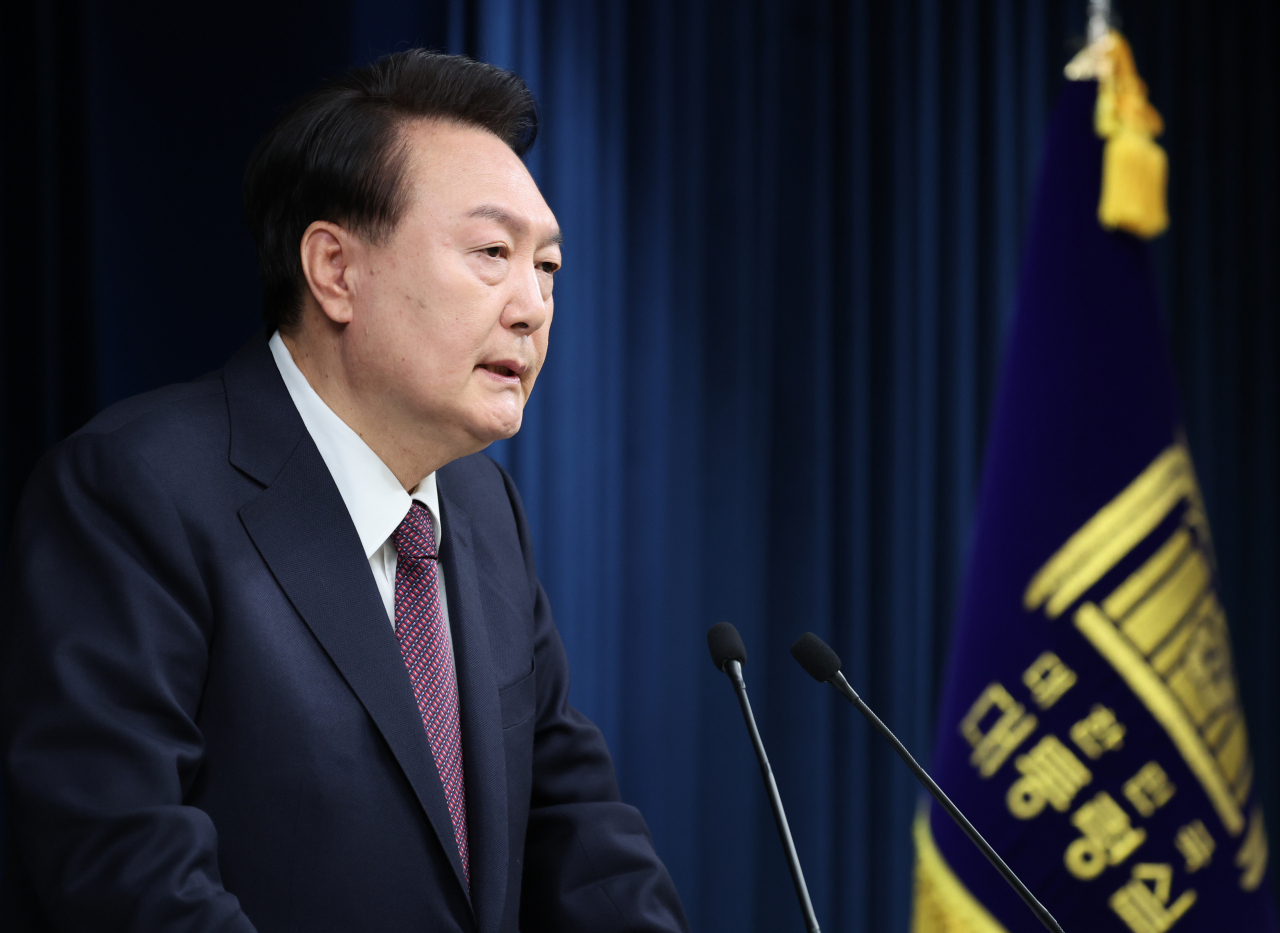 President Yoon Suk Yeol delivers a speech to the nation in his office in Seoul on Wednesday. (Yonhap)