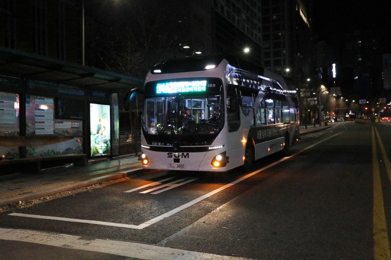 This photo shows a Seoul Autonomous Night Bus during a pilot run. (Seoul Metropolitan Government.)