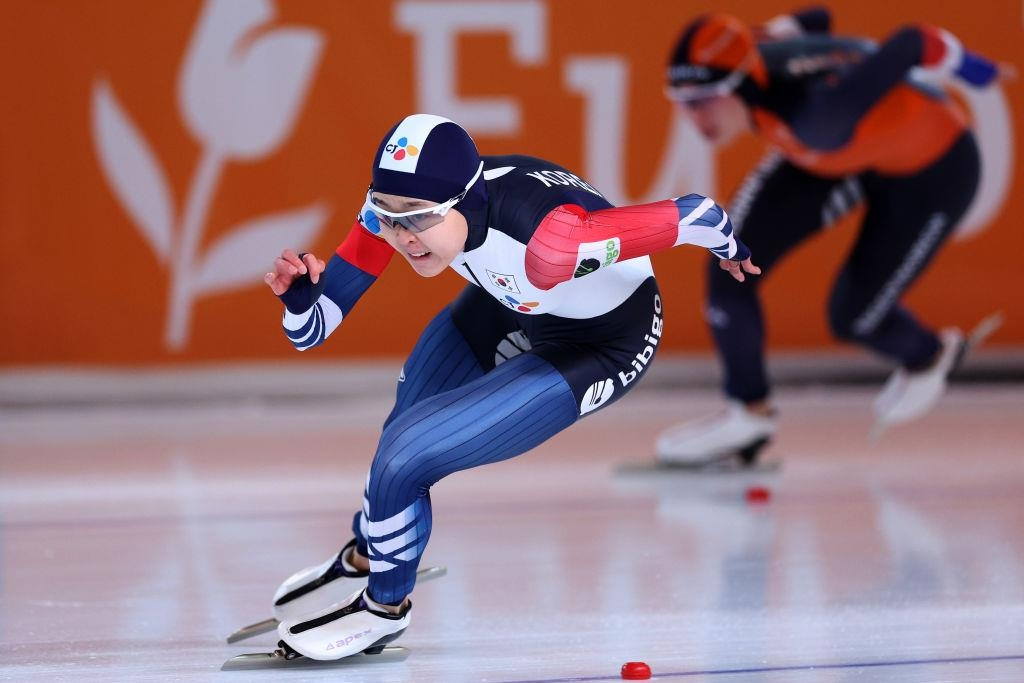 Kim Min-sun of South Korea competes in the women's 500-meter race at the International Skating Union World Cup Speed Skating at Var Energi Arena Sormarka in Stavanger, Norway, on Sunday. (Yonhap)