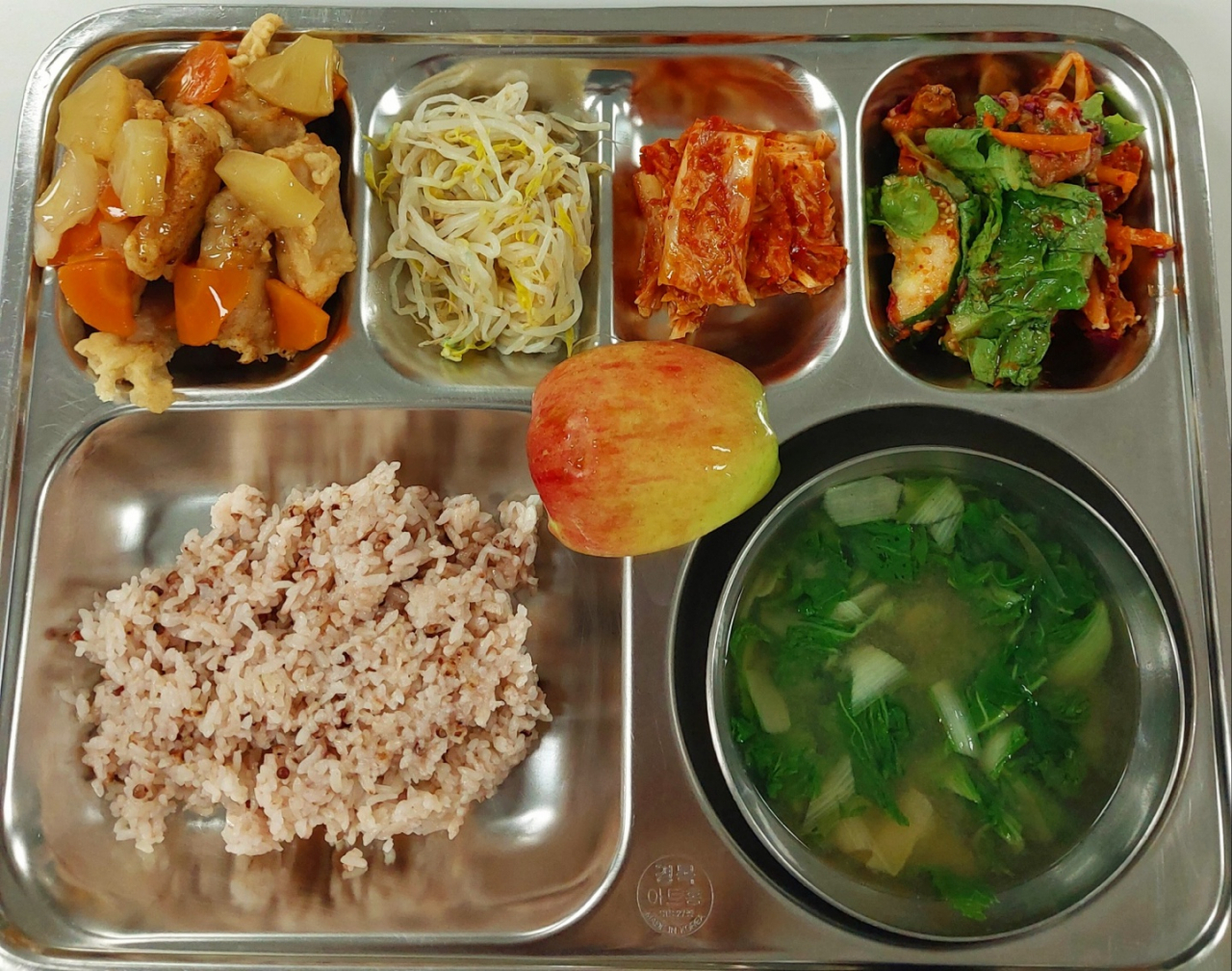 A school lunch from Jeju Island (Jeju Special Self-Governing Provincial Office of Education)