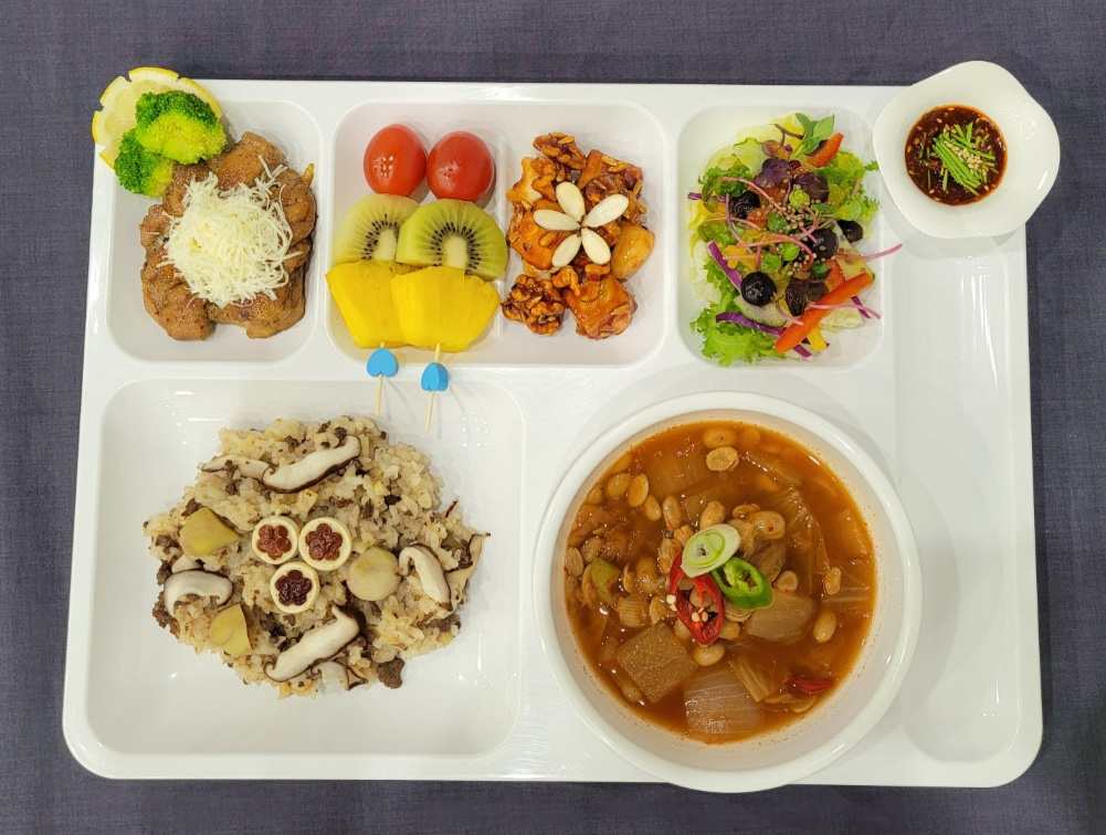 A school lunch created in a cooking competition (Daegu Metropolitan Office of Education)