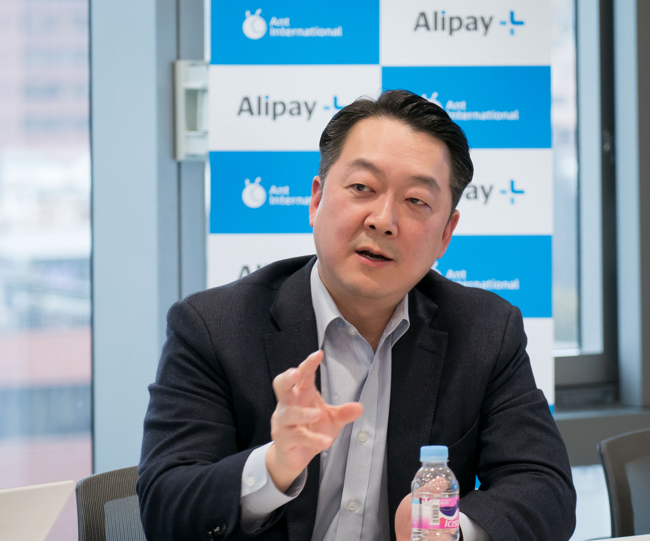Danny Chung, general manager of Ant Group, who oversees Korea, Australia, New Zealand and Mongolia, speaks during a roundtable meeting with journalists in Seoul, Monday. (Alipay Korea)