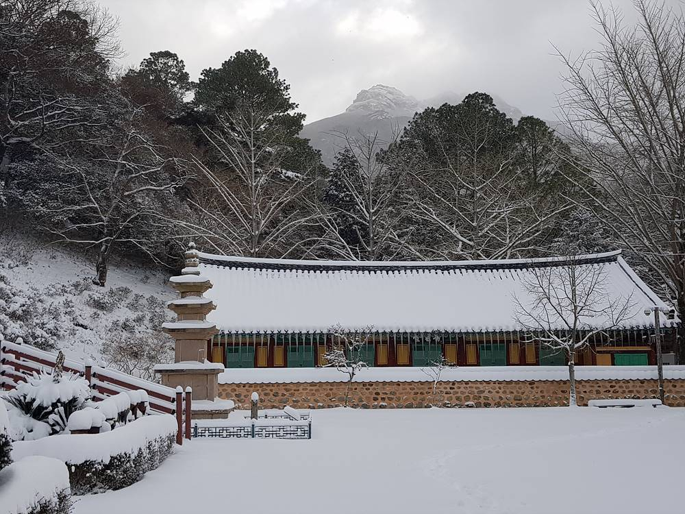Winter scenery at Daeheungsa (Daeheungsa Temple)